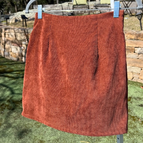 Burnt Orange Velvet Mini Skirt with Slit and Zipper Side - Picture 2 of 13